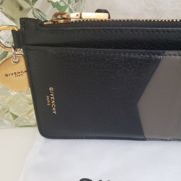 Limited edition: Givenchy GV3 zipped card holder - Picture 15 of 15
